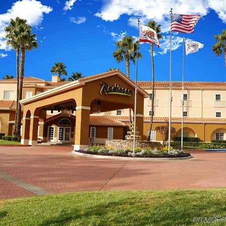 Radisson Hotel San Diego Rancho Bernardo Экстерьер фото