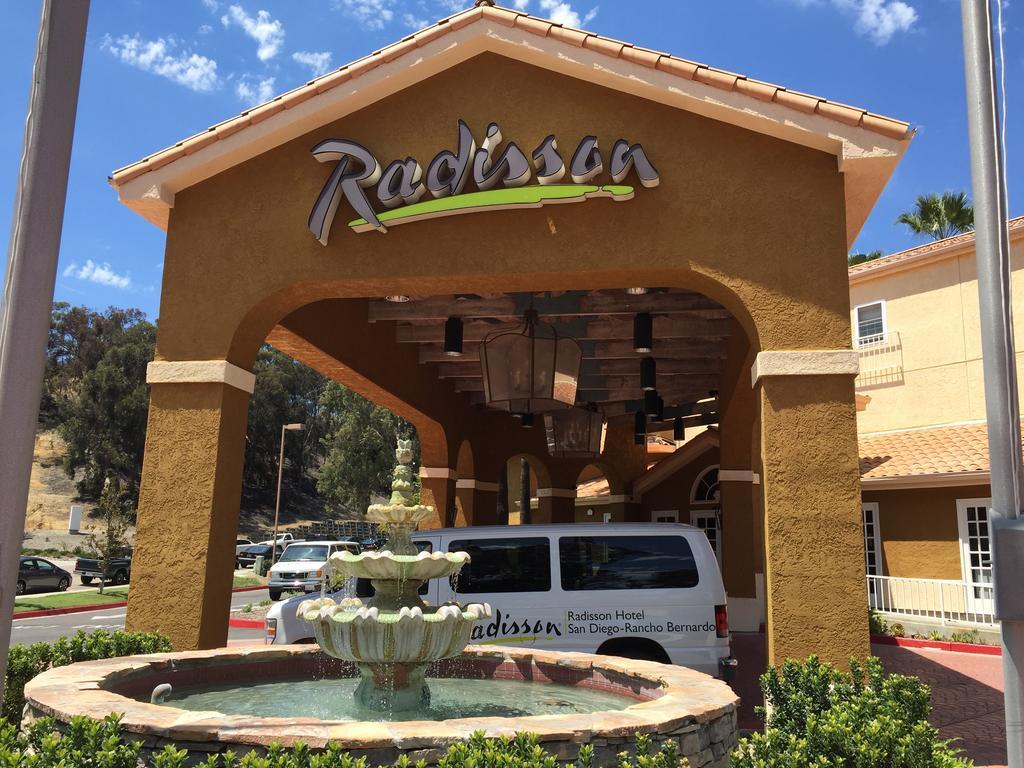 Radisson Hotel San Diego Rancho Bernardo Экстерьер фото