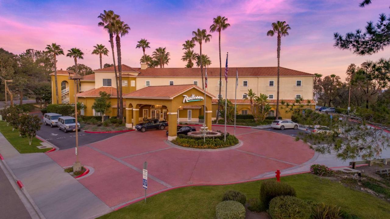 Radisson Hotel San Diego Rancho Bernardo Экстерьер фото